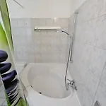 Be My Guest In Stadtfeld Apartment